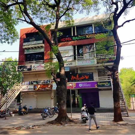 Hotel Radha Krishna Ānand Esterno foto