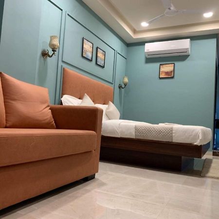 Hotel Radha Krishna Ānand Esterno foto