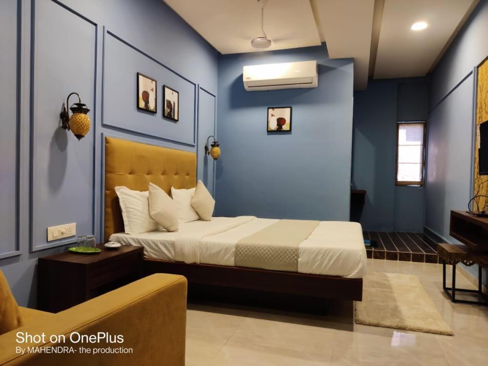 Hotel Radha Krishna Ānand Esterno foto